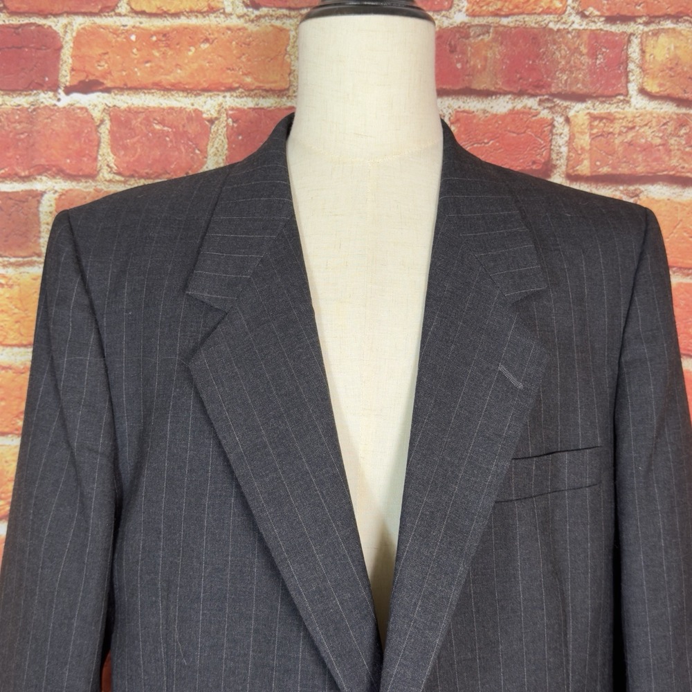 Vintage Andre Villard Gray‎ Pin Stipe Wool Blend Sports Coat Size 46L